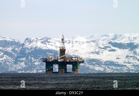 Die Aufschlussbohrung rig Leiv Eiriksson vor der Küste Grönlands in der Davis-Straße zwischen Grönland und Kanada. Stockfoto