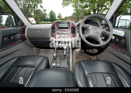 Kleine moderne Limousine Innenraum Ledersitze Stockfoto