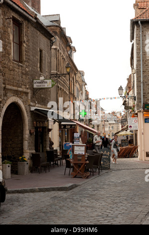 Alten gepflasterten Straße Boulogne Frankreich Europa Stockfoto