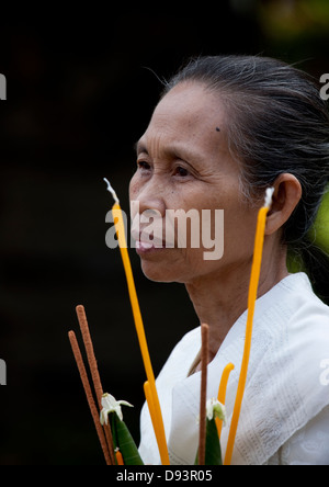 Frau während der Zeremonie Pimai Lao, Luang Prabang, Laos Stockfoto