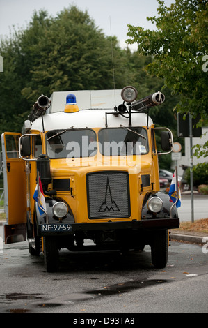 Altes Feuerwehrauto umgebaut zum Camper Van Magirus-Deutz S 3500 Diesel Bedburg Köln Deutschland Europa EU Stockfoto