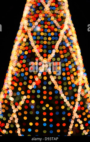 Weihnachtsbaum beleuchtet bei Nacht Stockfoto