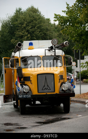 Altes Feuerwehrauto umgebaut zum Camper Van Magirus-Deutz S 3500 Diesel Bedburg Köln Deutschland Europa EU Stockfoto