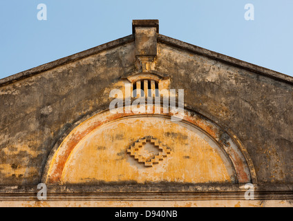 Alte französische Haus im Kolonialstil, Savannakhet, Laos Stockfoto