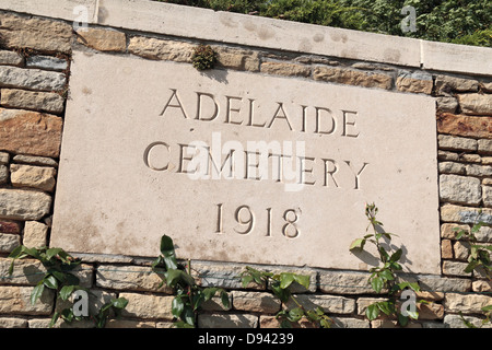 Adelaide-Friedhof, von welchen Australiens unbekannten Soldaten wurde im Jahr 1993, Villers-Bretonneux, Somme, Picardie, Frankreich exhumiert. Stockfoto