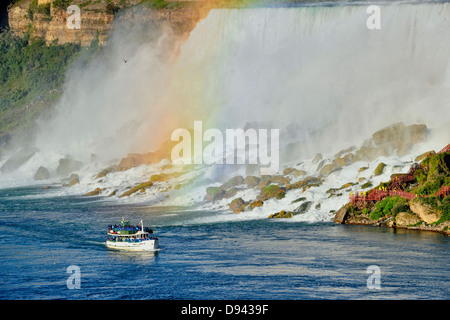 Magd des Bootes Nebel Tour auf dem Niagara Fluss Niagara Falls Ontario Kanada Stockfoto