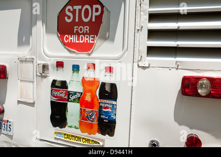 Stop für Kinder Zeichen und Limonade Anzeige auf Kreditor Imbisswagen - USA Stockfoto