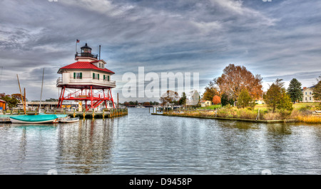 Drum-Point Lighthouse an der Chesapeake Bay in Maryland im Herbst Stockfoto