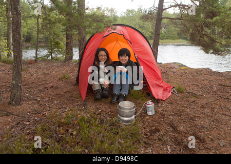 Tourismus Camping zwei Frauen Camping am See Metzeler.