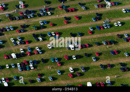 Parkende Autos, Luftaufnahme, Schweden. Stockfoto