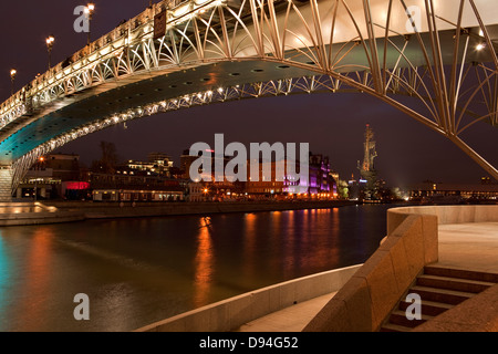 Blick über die Moskwa mit Brücke, Kathedrale von Christus der Erlöser ehemalige Schokoladenfabrik und Peter der große Statue Moskau Stockfoto