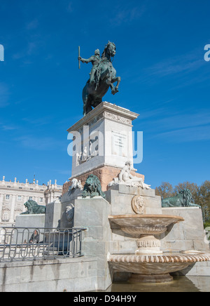 Reiterstatue von Felipe IV an der Plaza de Oriente, Madrid, Spanien Stockfoto