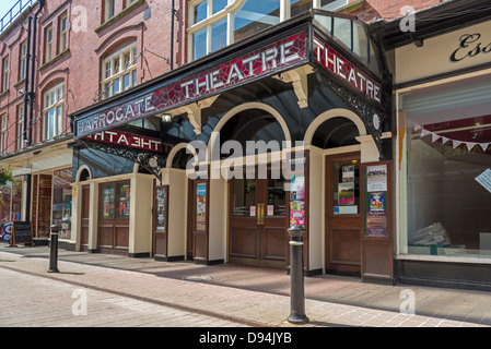 Harrogate in North Yorkshire früher das West Riding of Yorkshire. Harrogate Theater Haupteingang. Stockfoto