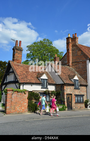 Periode Ferienhaus auf High Street, Thame, Oxfordshire, England, Vereinigtes Königreich Stockfoto