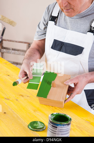 Holz-Projekt im Studio Bild Mann Stockfoto