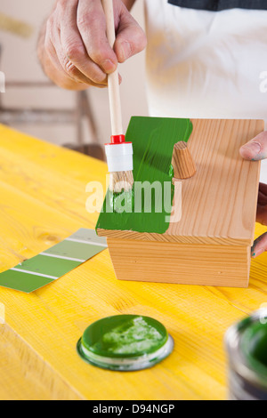 Holz-Projekt im Studio Bild Mann Stockfoto