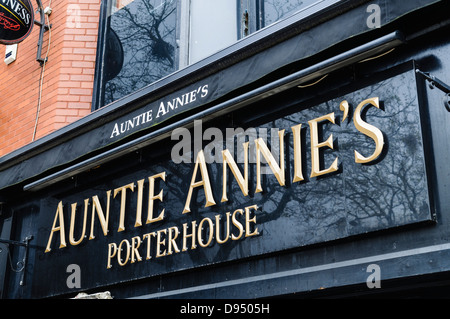 Auntie Annies Porterhouse Pub und Musik Veranstaltungsort, derzeit geschlossen und wartet auf einen Käufer. Stockfoto