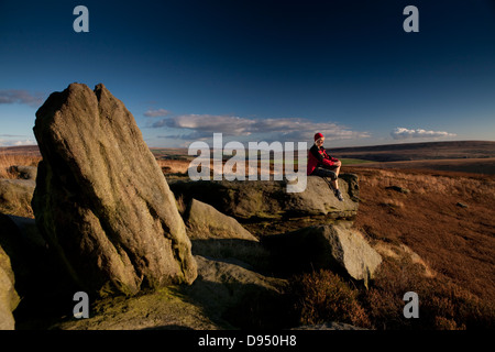 Zu Fuß auf den Hügeln am Widdop oben Hebden Bridge und genießen Sie den Blick Stockfoto