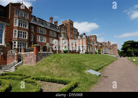 Rückseite des Selsdon Park Hotel und Golfclub, Croydon, Surrey. Stockfoto