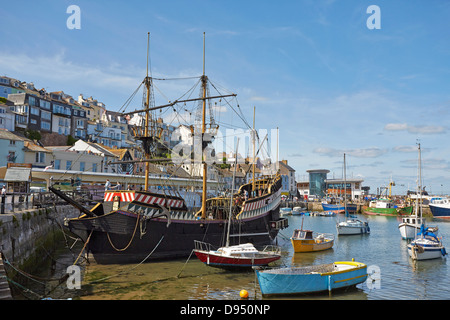 Devon Brixham Hafen Replikat der Golden Hind Stockfoto