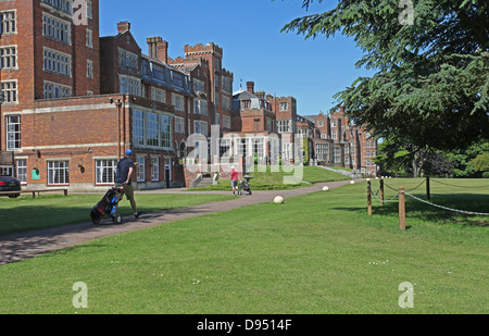 Rückseite des Selsdon Park Hotel und Golfclub, Croydon, Surrey. Stockfoto