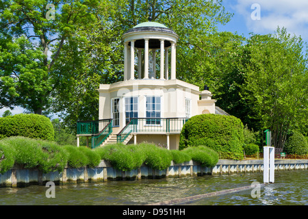 Henley-on-Thames Tempeltörichte auf Temple Island in der Mitte der Themse in Henley-on-Thames Oxfordshire England GB EU Europa Stockfoto