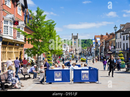 Henley-on-Thames Shops Cafés und Unternehmen in der Market Place Hart Street Henley-on-Thames Oxfordshire England GB EU Europa Stockfoto