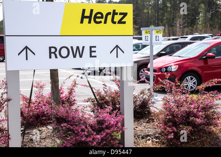 Hertz Autovermietung Auto Schild am internationalen Flughafen Myrtle Beach, SC Stockfoto