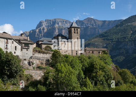 Pfarrei Kirche Torla - Huesca, Aragon, Spanien Stockfoto