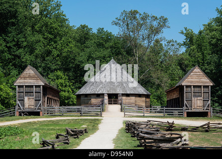 16-Scheune von Washingtons Design befindet sich auf dem Anwesen Pionier Farm, Mt Vernon, Virginia, USA Stockfoto