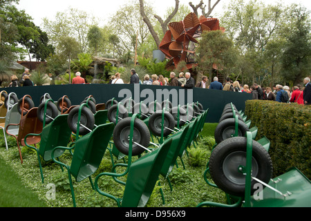 Besucher aller Schaugärten bei der RHS Chelsea Flower Show in London, Großbritannien Stockfoto