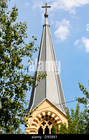 Kreuz auf der Kuppel der Evangelisch-lutherische Kathedrale der Heiligen Peter und Paul in Moskau Stockfoto