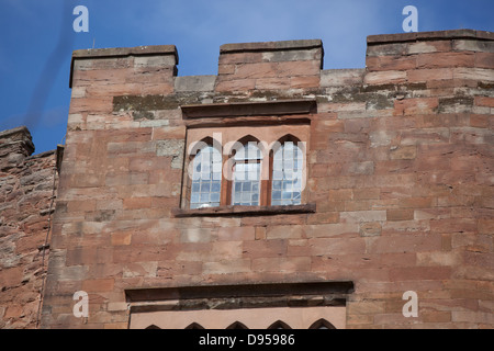 Tamworth Castle mit verbleitem gewölbte Fensterdetails. Stockfoto