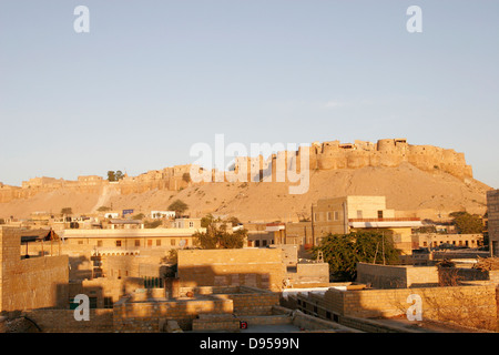 Außenmauern des alten Lebens Fort von Jaisalmer, Rajasthan, Indien Stockfoto