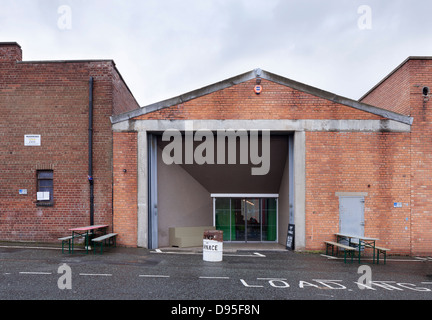 Camp und Ofen, Liverpool, Vereinigtes Königreich. Architekt: FWMA + & lächelnd Wolf, 2012. Haupteingang zum Veranstaltungsort. Stockfoto