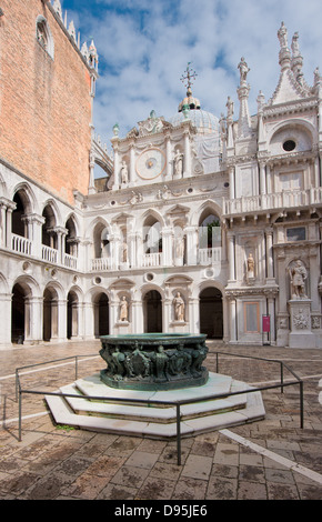 Inneren Hof der Dogenpalast, Venedig, Italien Stockfoto
