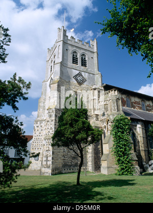 Die West Turm des Heiligen Kreuzes und St. Lawrence Kirche, Waltham Abbey, 1556 als eine Stütze gegen die ehemaligen Augustiner Klosterkirche gebaut. Stockfoto