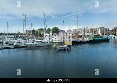 Yachten, Boote, Wasserfahrzeuge und Schiffe in Liverpool Marina, South Ferry Quay. Stockfoto