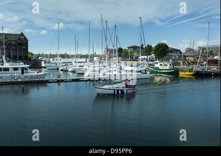 Yachten, Boote, Wasserfahrzeuge und Schiffe in Liverpool Marina, South Ferry Quay. Stockfoto