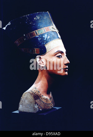 Nofretete (14. Jahrhundert v. Chr.) Ägyptische Königin, Gefährtin von ketzer König Echnaton. Geschnitzte Kopf an Amarna 1912 gefunden. Berlin Museum Stockfoto