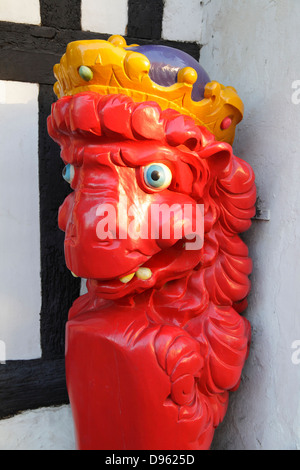 Schiffs Galionsfigur Löwe außerhalb Star Inn Touristenort East Sussex England UK GB Stockfoto