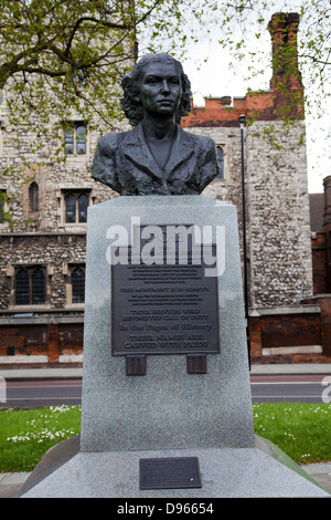 Violette Szabo Büste Skulptur auf Albert Embankment - London-UK Stockfoto