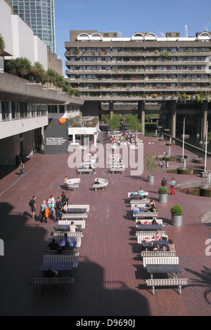 Barbican Arts Centre und Wohn komplexe London Stockfoto