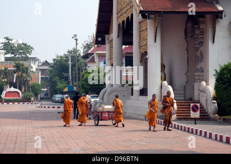 Mönche in Doi Suthep, in der Nähe von Chiang Mai, Thailand Stockfoto