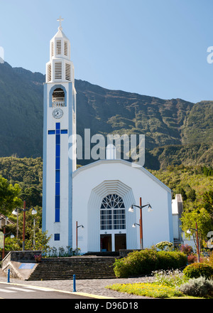 Die Cilaos Kirche im Dorf Cilaos auf der französischen Insel La Réunion im Indischen Ozean. Stockfoto