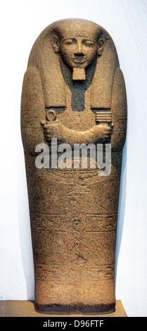 Deckel der Sarkophag aus rotem Granit Pahemnetjer. 19. Dynastie (ca. 1250 v. Chr.) Ägyptische. Möglicherweise von Sakkara. Der Sarg der Hohepriester des Ptah gehörte. Stockfoto