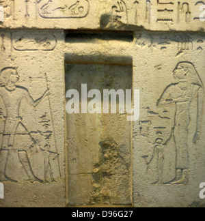 Falsche Tür des Neferseshemkhufu. 5. Dynastie ägyptischen Wand-Funktion von Guza. Ca. 2400 v. Chr. datiert. Besteht aus Kalkstein. Stockfoto