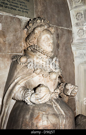 Queen Elizabeth ich Statue auf Blanche Parry Denkmal, St. Faith church, Bacton, Herefordshire UK Stockfoto