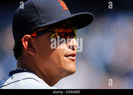 12. Juni 2013 - Kansas City, MO, Vereinigte Staaten von Amerika - 12. Juni 2013: Miguel Cabrera #24 von den Detroit Tigers in Aktion während des MLB-Spiels zwischen den Detroit Tigers und die Kansas City Royals im Kauffman Stadium in Kansas City MO Stockfoto