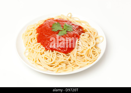 Bio ganze Korn-Pasta mit Tomatensauce Stockfoto